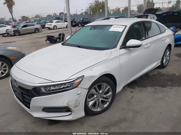 1HGCV1F18KA128490 — 2019 Honda Accord, фото 2 с аукциона IAAI, Передняя часть слева