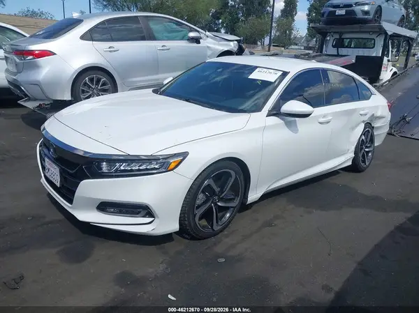1HGCV1F34KA111011 — 2019 Honda Accord, фото 2 с аукциона IAAI, Левый бок
