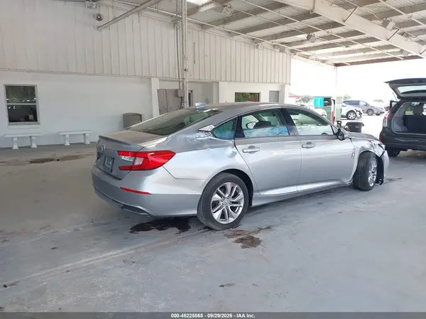 1HGCV1F18KA083616 — 2019 Honda Accord, фото 4 с аукциона IAAI, Левый и правый бока