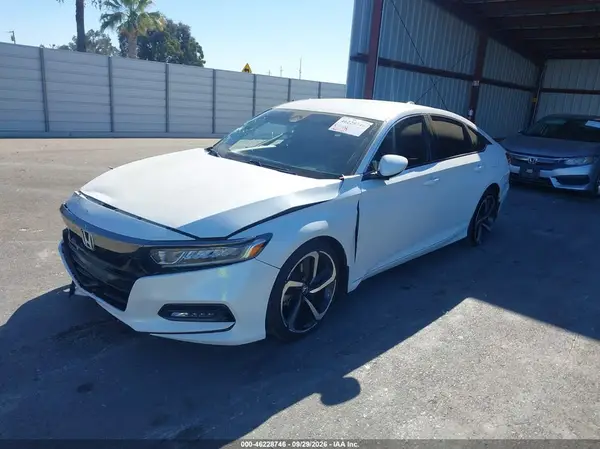 1HGCV1F33KA014429 — 2019 Honda Accord, фото 2 с аукциона IAAI, Правый бок