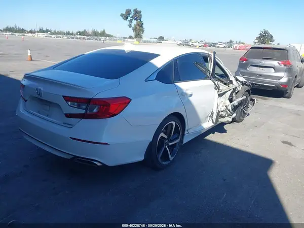 1HGCV1F33KA014429 — 2019 Honda Accord, фото 4 с аукциона IAAI, Правый бок