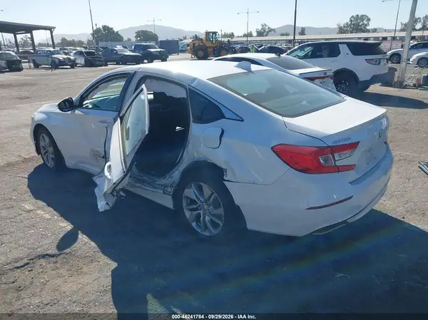 1HGCV1F13LA040299 — 2020 Honda Accord, фото 3 с аукциона IAAI, Левый бок