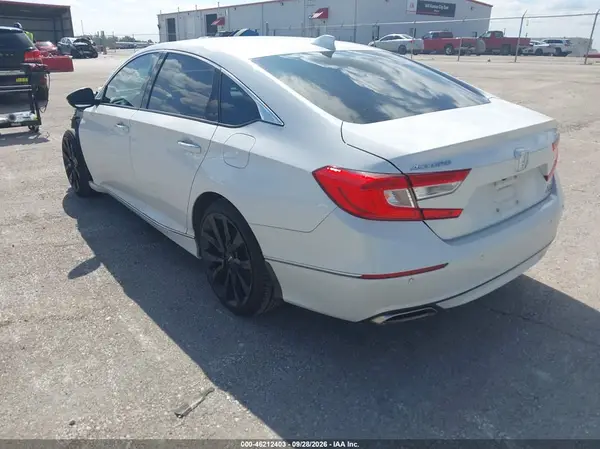 1HGCV2F98MA002760 — 2021 Honda Accord, фото 3 с аукциона IAAI, Передняя часть
