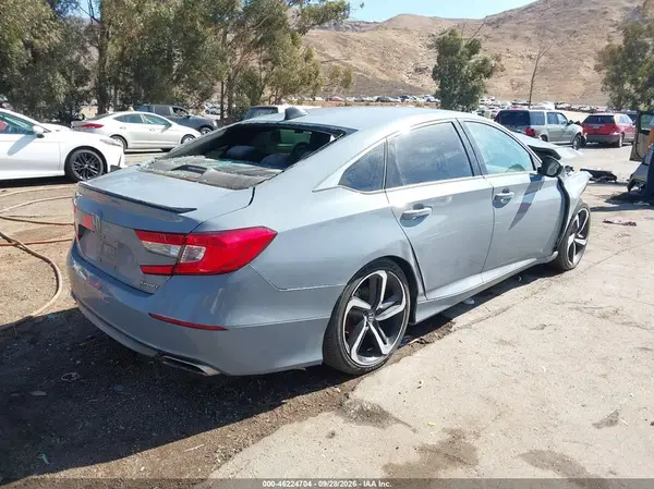 1HGCV1F36NA072488 — 2022 Honda Accord, фото 4 с аукциона IAAI, Биологическая или химическая опасность