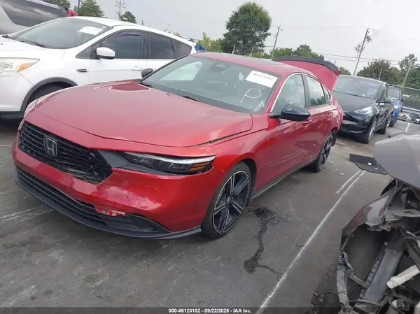 1HGCY2F50RA075990 — 2024 Honda Accord, фото 2 с аукциона IAAI, Передняя и задняя части