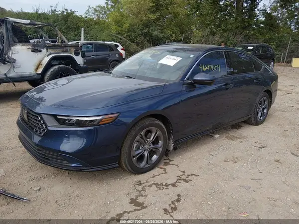 1HGCY2F60RA085878 — 2024 Honda Accord, фото 2 с аукциона IAAI, Правый бок