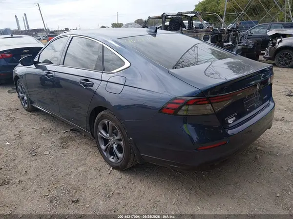 1HGCY2F60RA085878 — 2024 Honda Accord, фото 3 с аукциона IAAI, Правый бок