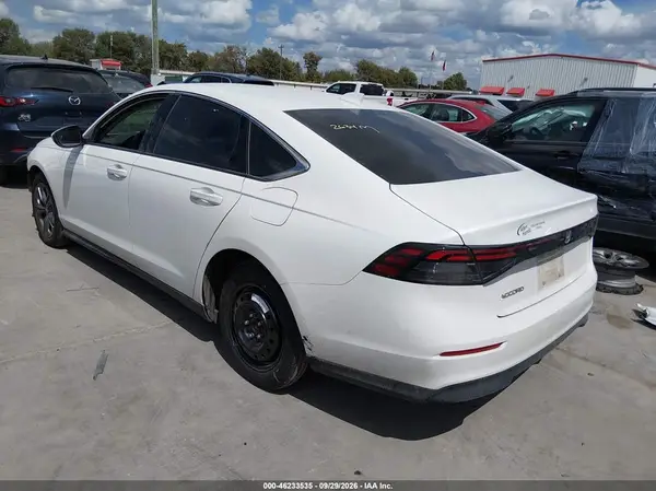 1HGCY1F30RA066702 — 2024 Honda Accord, фото 3 с аукциона IAAI, Передняя часть