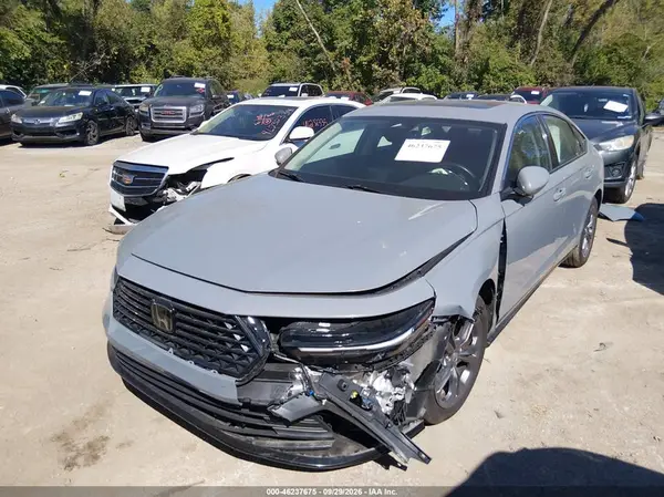 1HGCY2F67SA033413 — 2025 Honda Accord, фото 2 с аукциона IAAI, Передняя часть слева