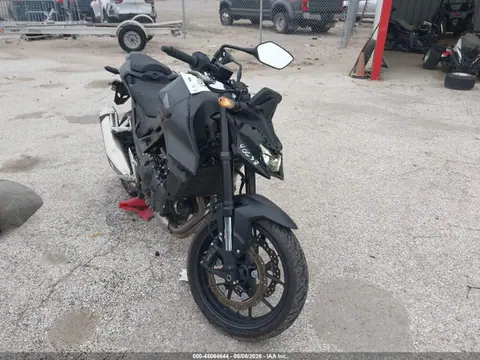 JH2RH2402SK001462 — 2025 Honda CB750 A, Left & Right Side, фото до ремонта
