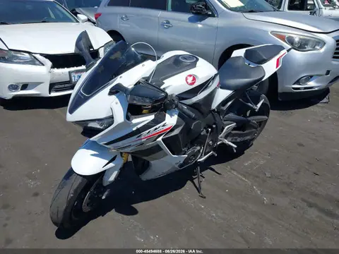 2025 Honda Cbr1000 Ra VIN JH2SC7751SK800119 фото 2