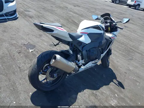 2025 Honda Cbr1000 Ra VIN JH2SC7751SK800119 фото 4