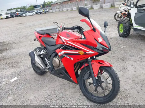 MLHPC4441H5400042 — 2017 Honda CBR500 R, Передняя часть (Front), фото до ремонта