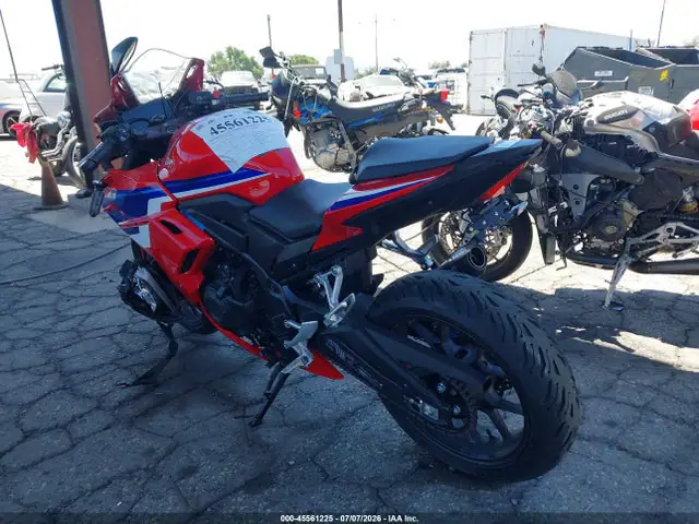 MLHPC7054S5102933 — 2025 Honda CBR500 Ra, фото 3 с аукциона IAAI 29.09.2026, Передняя часть