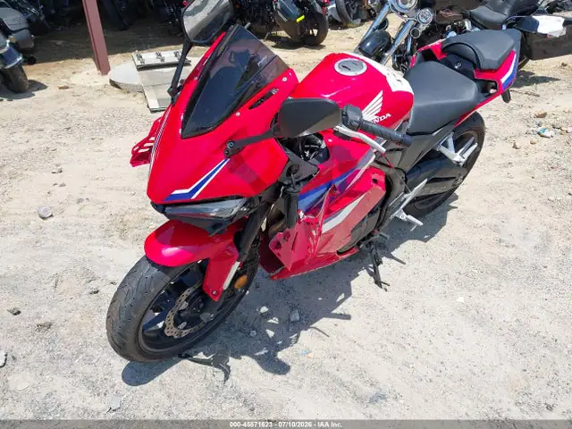 MLHPC7054S5100633 — 2025 Honda CBR500 Ra, фото 2 с аукциона IAAI 13.10.2026, Передняя часть