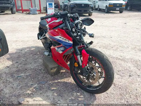 MLHRH1556S5101072 — 2025 Honda CBR650 R, Передняя часть (Front & Rear), фото до ремонта