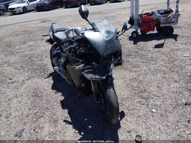 MLHRH1556T5200976 — 2026 Honda CBR650 R, Передняя часть (Front End), фото до ремонта