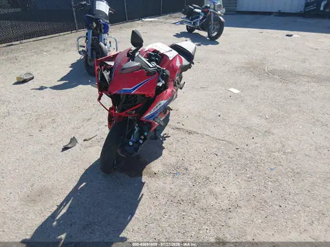 2026 Honda CBR650 R VIN MLHRH1552T5201901 фото 2