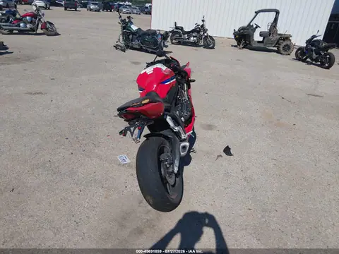 2026 Honda CBR650 R VIN MLHRH1552T5201901 фото 4