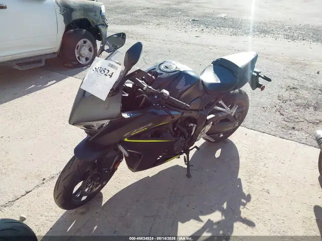 MLHRH1550T5200438 — 2026 Honda CBR650 R, фото 2 с аукциона IAAI 30.09.2026, Правый бок