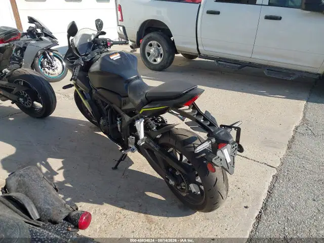 MLHRH1550T5200438 — 2026 Honda CBR650 R, фото 3 с аукциона IAAI 30.09.2026, Правый бок