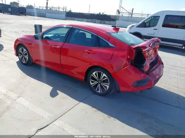 2HGFC1F30GH632805 — 2016 Honda Civic EX-T, фото 3 с аукциона IAAI 30.09.2026, Задняя часть