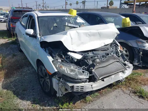 2HGFC1F32JH641755 — 2018 Honda Civic EX-T, Передняя часть (Front End), фото до ремонта