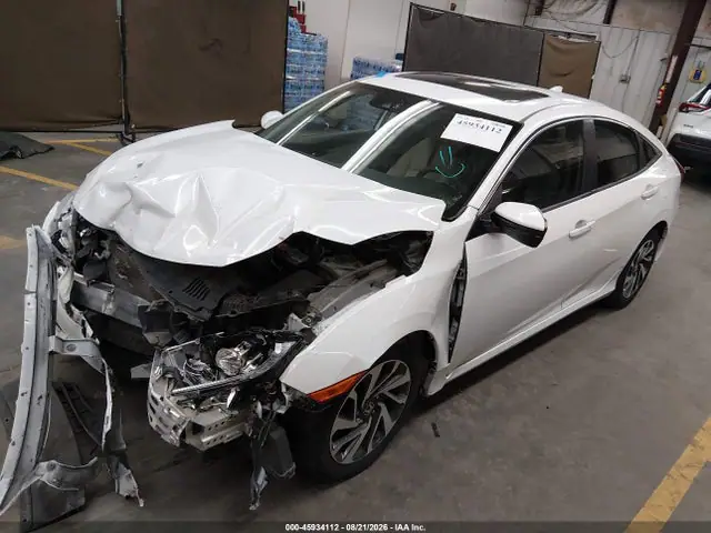 19XFC2F80HE015935 — 2017 Honda Civic EX, фото 2 с аукциона IAAI 13.10.2026, Передняя часть