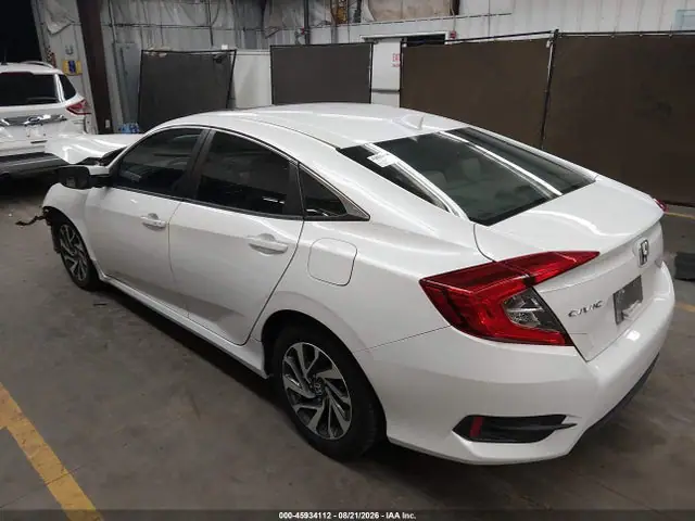 19XFC2F80HE015935 — 2017 Honda Civic EX, фото 3 с аукциона IAAI 13.10.2026, Передняя часть
