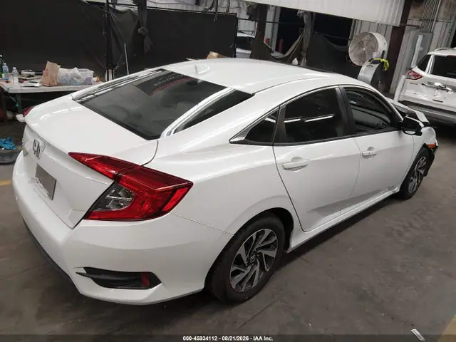 19XFC2F80HE015935 — 2017 Honda Civic EX, фото 4 с аукциона IAAI 13.10.2026, Передняя часть