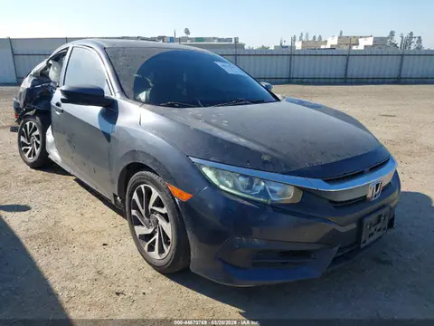 19XFC2F76JE205378 — 2018 Honda Civic EX, Правый бок (Right Side), фото до ремонта