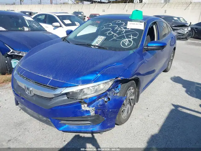 2HGFC2F74JH566307 — 2018 Honda Civic EX, фото 2 с аукциона IAAI 30.09.2026, Передняя часть слева