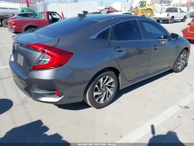 2HGFC2F70JH529593 — 2018 Honda Civic EX, фото 4 с аукциона IAAI 14.10.2026, Левый бок