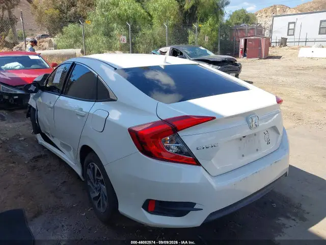 2HGFC2F72JH542037 — 2018 Honda Civic EX, фото 3 с аукциона IAAI 13.10.2026, Передняя часть