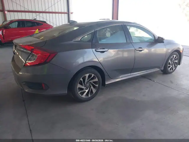 19XFC2F78JE201929 — 2018 Honda Civic EX, фото 4 с аукциона IAAI 13.10.2026, Передняя часть