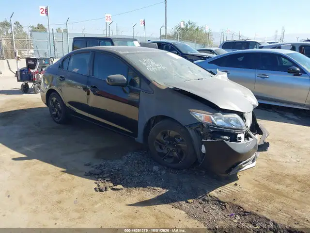 19XFB2F54FE269251 — 2015 Honda Civic LX, Передняя часть слева (Left Front), фото до ремонта