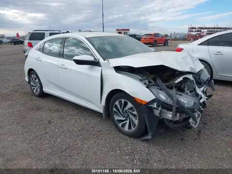 SHHFK7H26HU303511 — 2017 Honda Civic LX, Передняя часть (Front), фото до ремонта