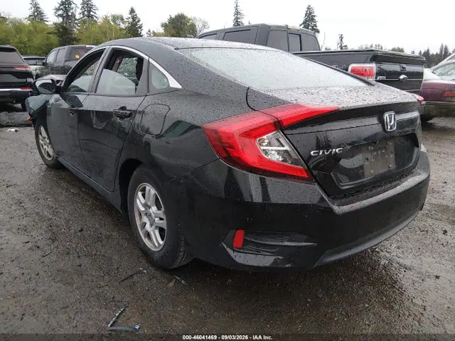 2HGFC2F58HH554265 — 2017 Honda Civic LX, фото 3 с аукциона IAAI 14.10.2026, Передняя часть