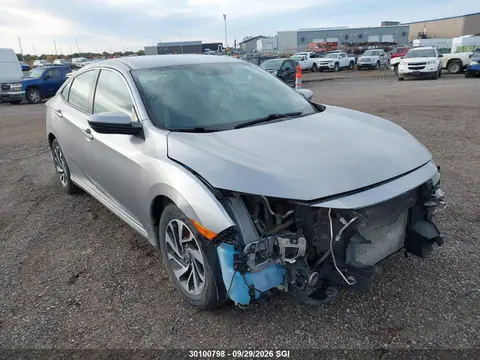 2HGFC2F68JH031925 — 2018 Honda Civic LX, Передняя часть слева (Left Front), фото до ремонта