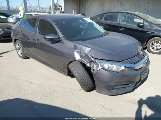2HGFC2F53JH584537 — 2018 Honda Civic LX, Передняя часть справа (Right Front), фото до ремонта