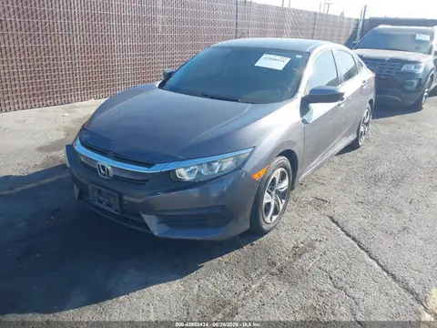 2018 Honda Civic Lx VIN 2HGFC2F59JH547945 фото 2