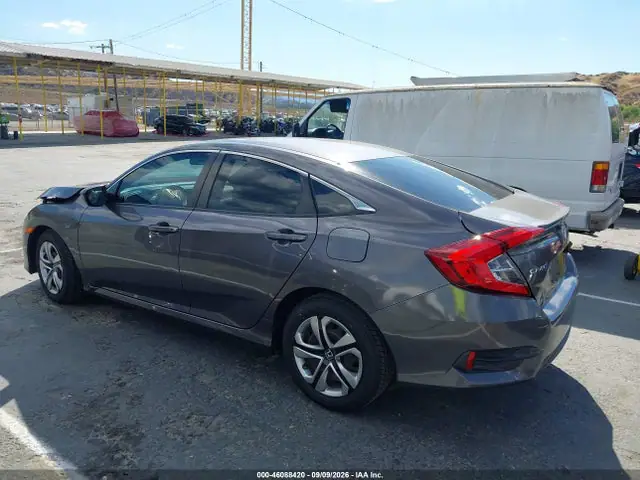 2HGFC2F55JH507992 — 2018 Honda Civic LX, фото 3 с аукциона IAAI 14.10.2026, Передняя часть