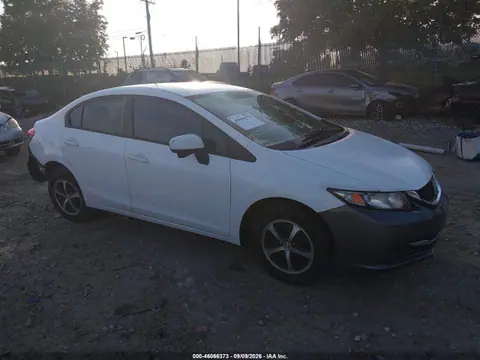 19XFB2F78FE263941 — 2015 Honda Civic SE, Задняя часть (Rear), фото до ремонта