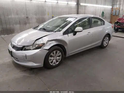 19XFB2F56CE056801 — 2012 Honda Civic, фото 3 с аукциона IAAI, Передняя часть слева