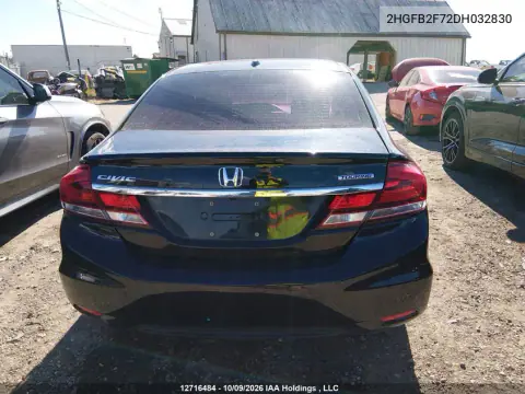 2013 Honda Civic Touring VIN 2HGFB2F72DH032830 фото 17