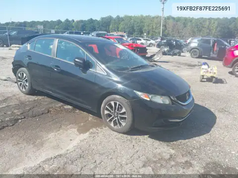 19XFB2F87FE225691 — 2015 Honda Civic, Задняя часть, фото до ремонта