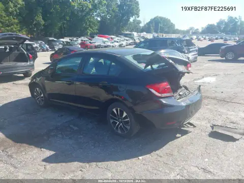 19XFB2F87FE225691 — 2015 Honda Civic, фото 4 с аукциона IAAI, Задняя часть