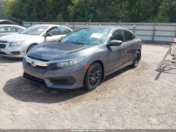 19XFC2F56GE024577 — 2016 Honda Civic, фото 2 с аукциона IAAI 08.10.2026, Естественный износ