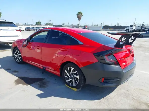 2HGFC2F79GH575710 — 2016 Honda Civic, фото 3 с аукциона IAAI, Левый бок