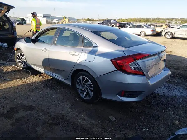 19XFC2F71GE056239 — 2016 Honda Civic, фото 3 с аукциона IAAI, Правый бок